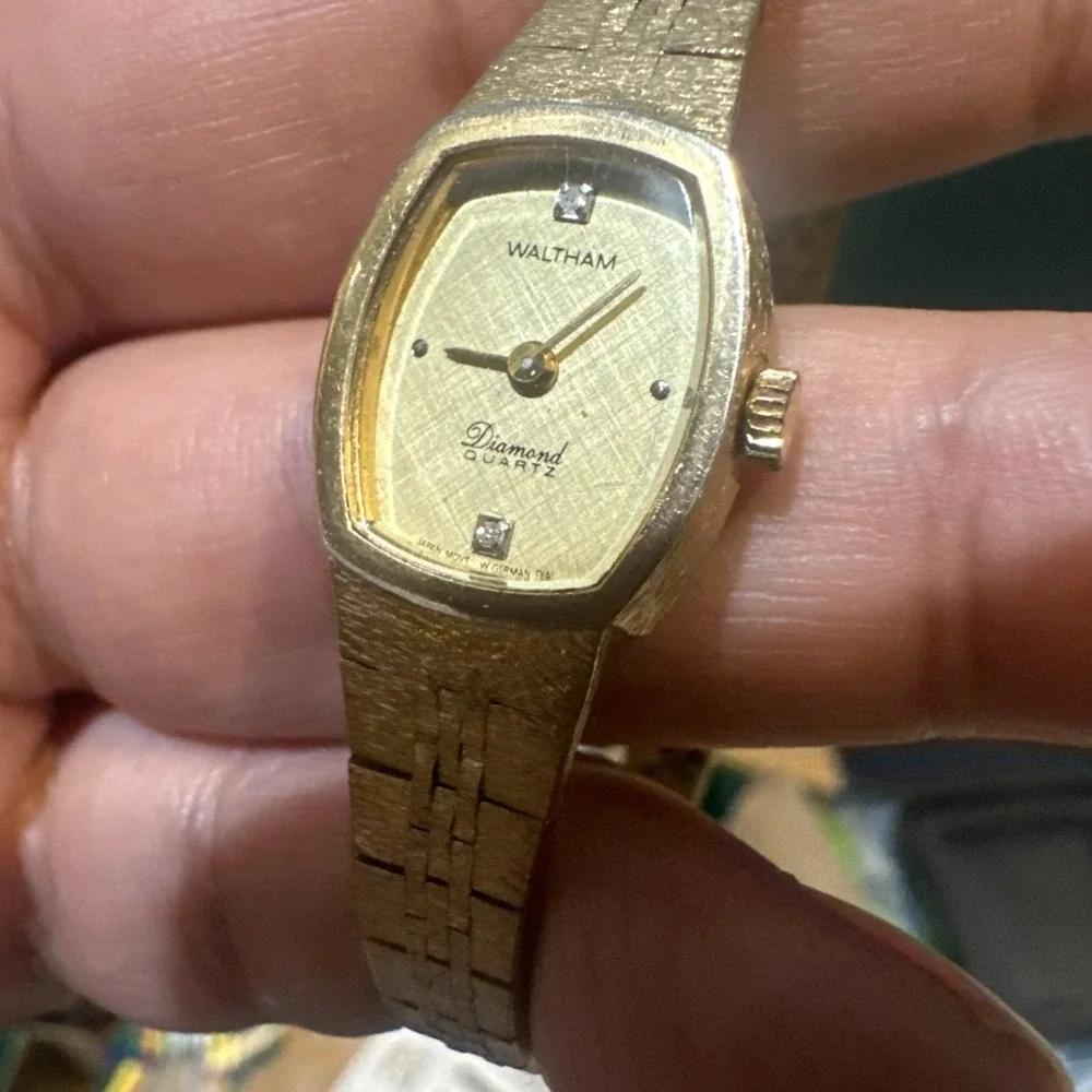 Works Vintage Waltham Diamond Quartz Ladies Watch Gold tone 16mm Fit 6.25